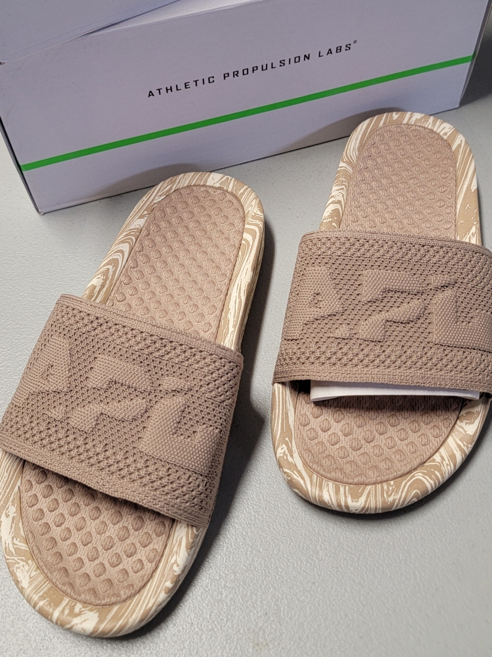 APL Women’s Brown Techloom Slide Size 7